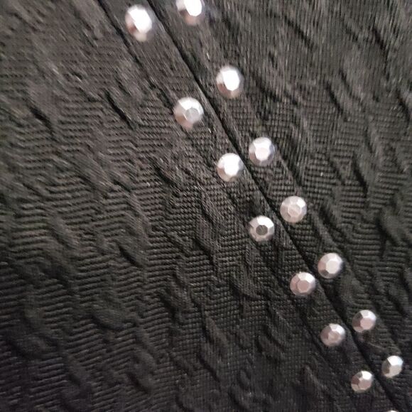 Ámbar Black Textured Dress with Transparent Cut Outs - Picture 8 of 11